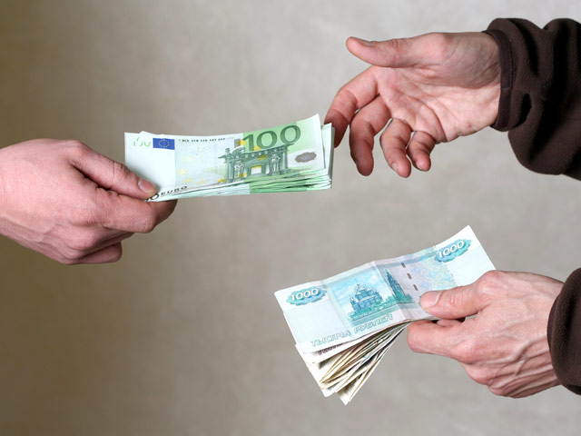 Что нужно чтобы обменять доллары на рубли в банке